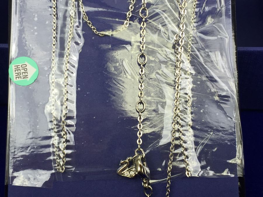 Swarovski Earth Pendant Necklace New In Box [Photo 11]