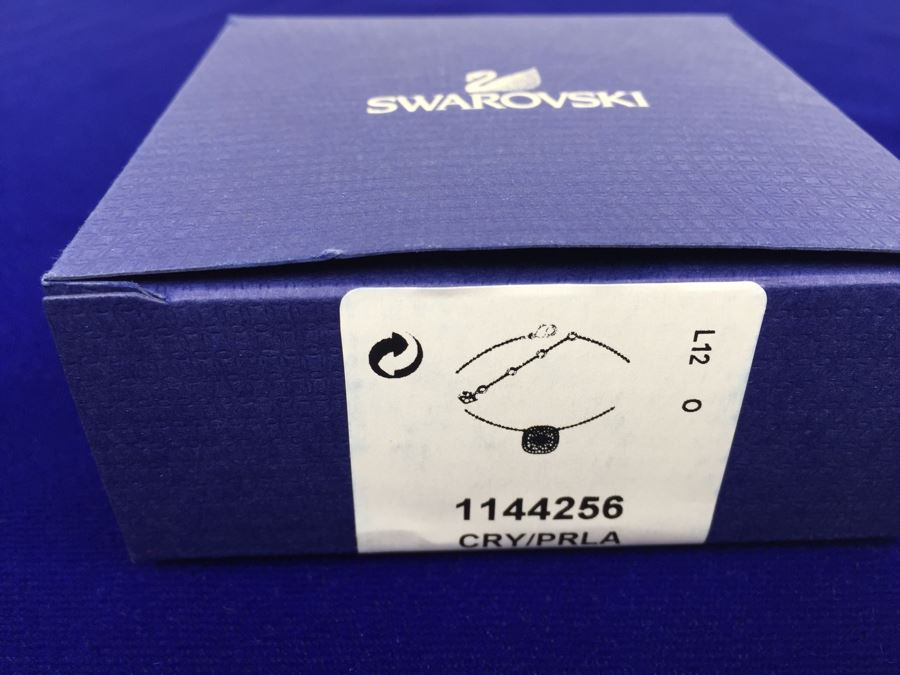 Swarovski Simplicity Crystal Pendant Necklace 1144256 New In Box [Photo 4]
