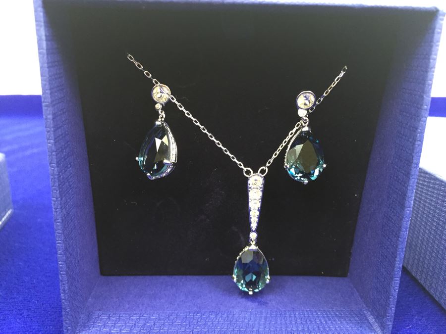 Swarovski Vintage Crystal Earrings And Pendant Necklace 5142379 New In Box [Photo 7]