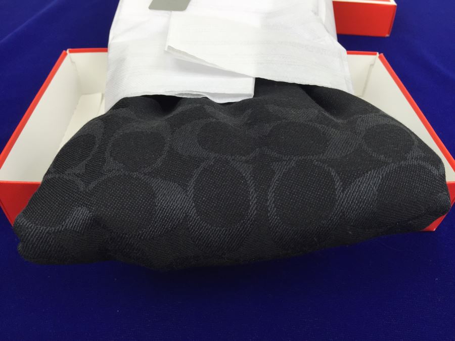Coach Lightweight Stole Scarf New In Box [Photo 2]