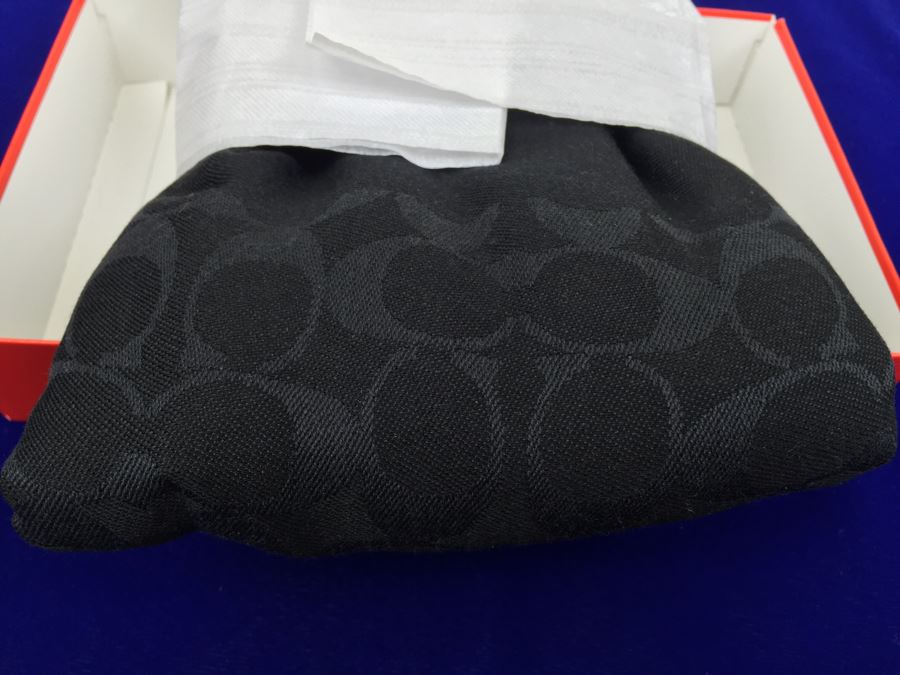 Coach Lightweight Stole Scarf New In Box [Photo 7]