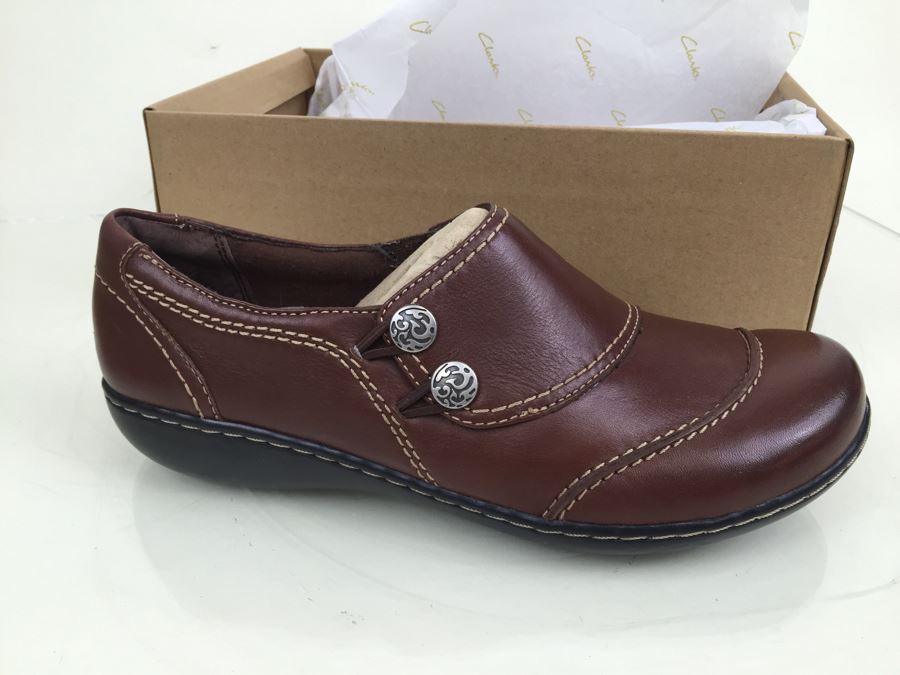 Pair Of Clarks Womens Shoes Ashland Alpine Size 10M New In Box [Photo 3]