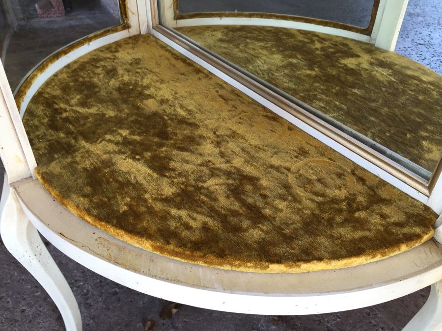 Nice Vintage Curio Display Cabinet With Curved Glass And Mirror Back [Photo 13]