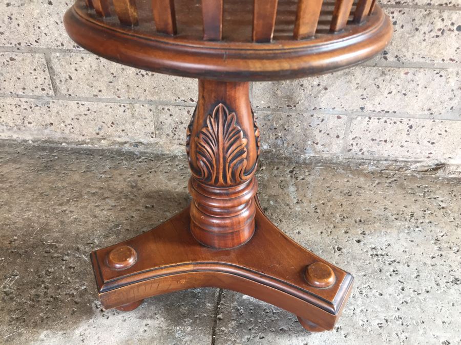 Wooden Pedestal Plant Stand [Photo 3]