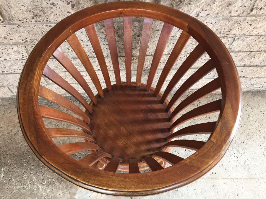 Wooden Pedestal Plant Stand [Photo 5]