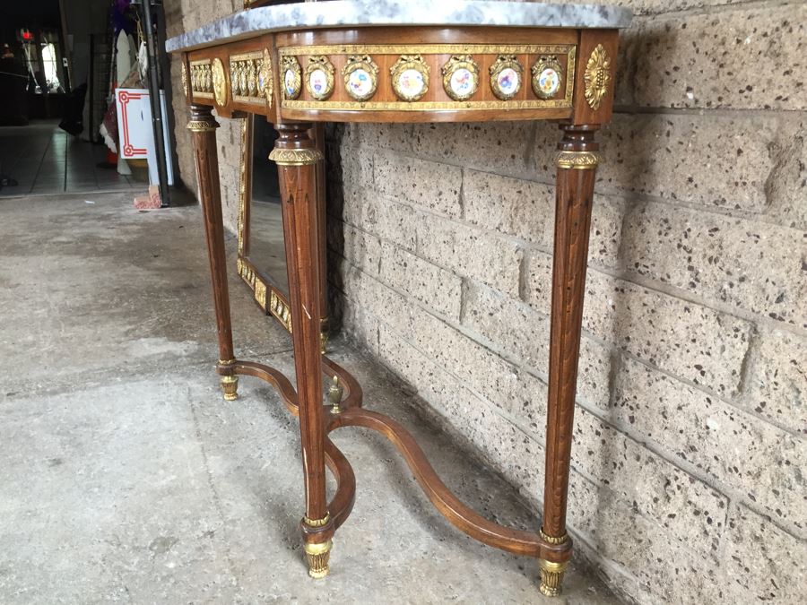 Stunning Hallway Table With Matching Mirror Gilt Decorated With