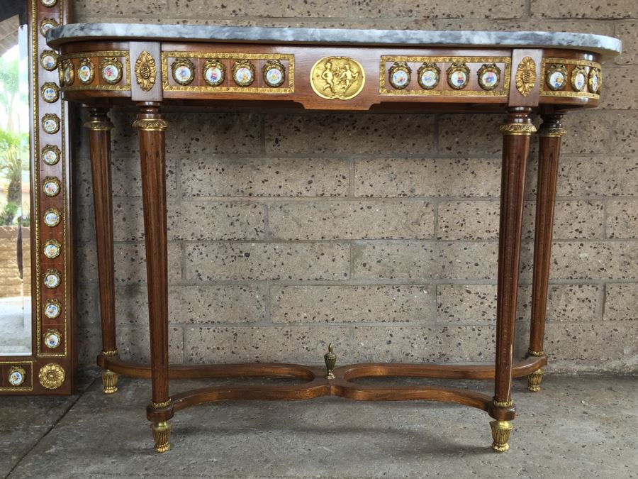 Stunning Hallway Table With Matching Mirror Gilt Decorated With