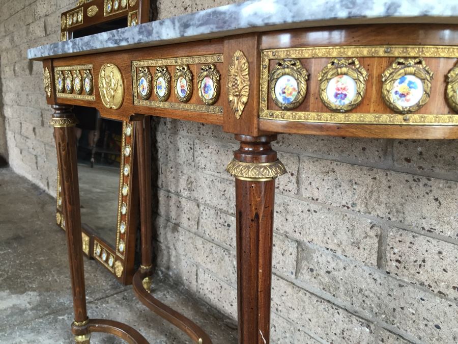 Stunning Hallway Table With Matching Mirror Gilt Decorated With