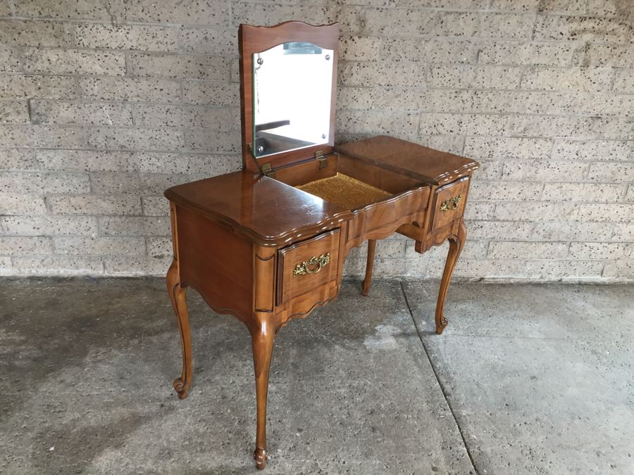 Nice Vanity Powder Table With Matching Bench With Finished Back [Photo 3]