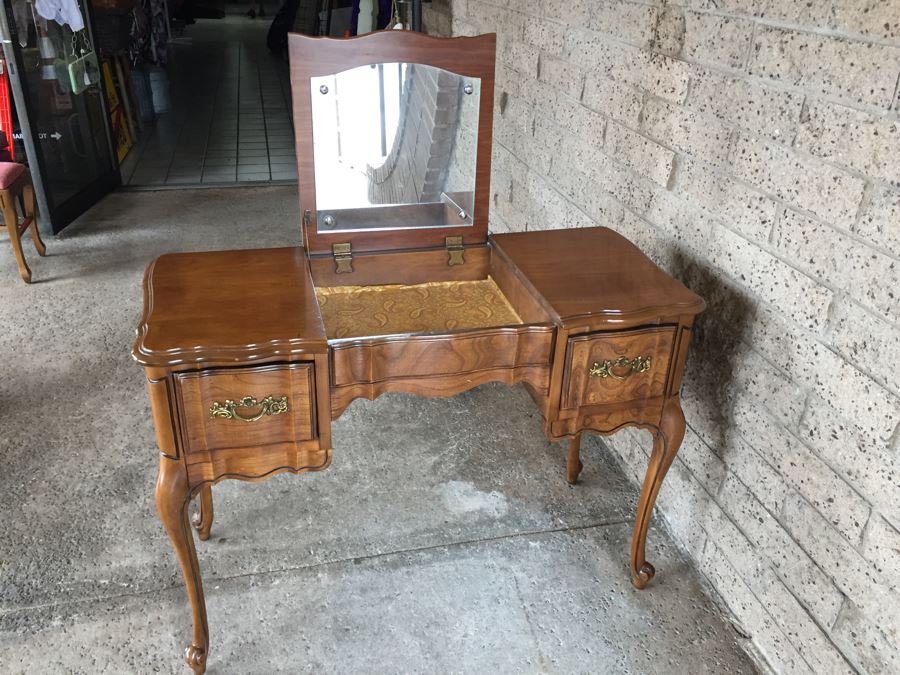 Nice Vanity Powder Table With Matching Bench With Finished Back [Photo 13]