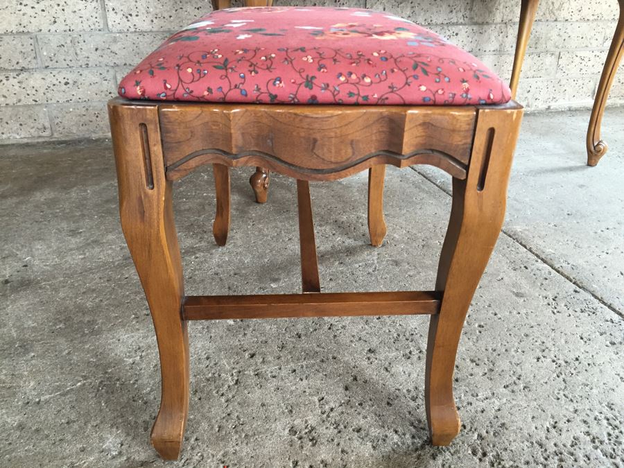 Nice Vanity Powder Table With Matching Bench With Finished Back [Photo 18]