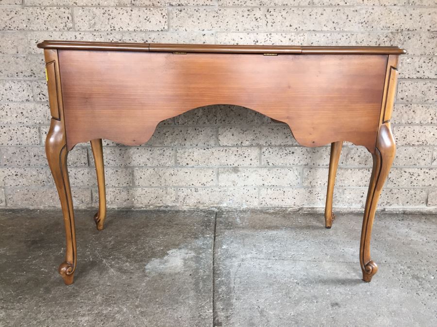 Nice Vanity Powder Table With Matching Bench With Finished Back