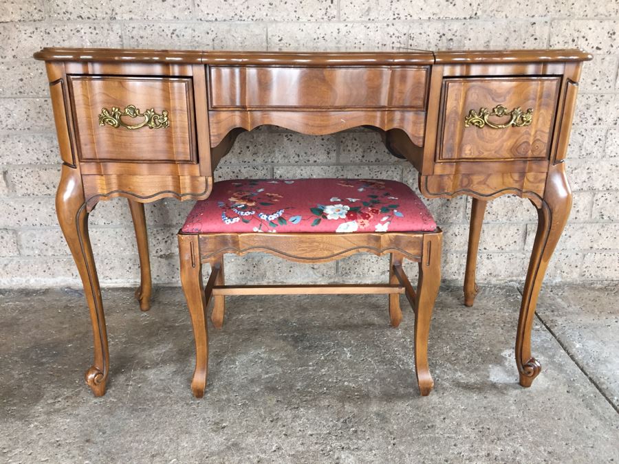 Nice Vanity Powder Table With Matching Bench With Finished Back