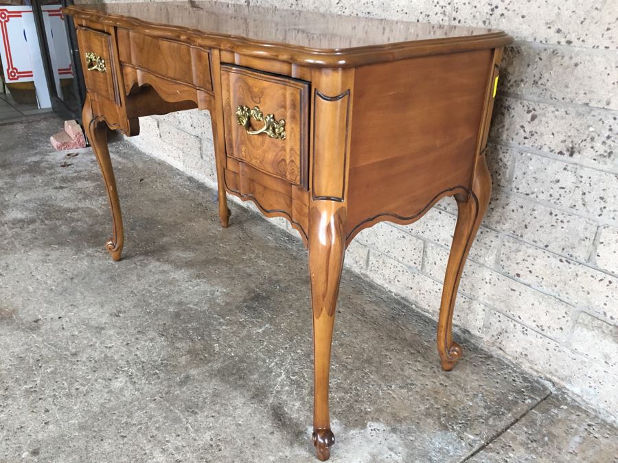 Nice Vanity Powder Table With Matching Bench With Finished Back [Photo 9]