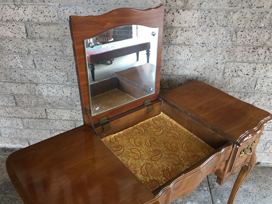 Nice Vanity Powder Table With Matching Bench With Finished Back [Photo 11]