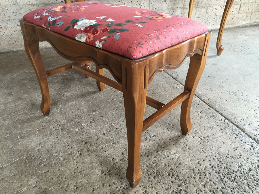 Nice Vanity Powder Table With Matching Bench With Finished Back [Photo 17]