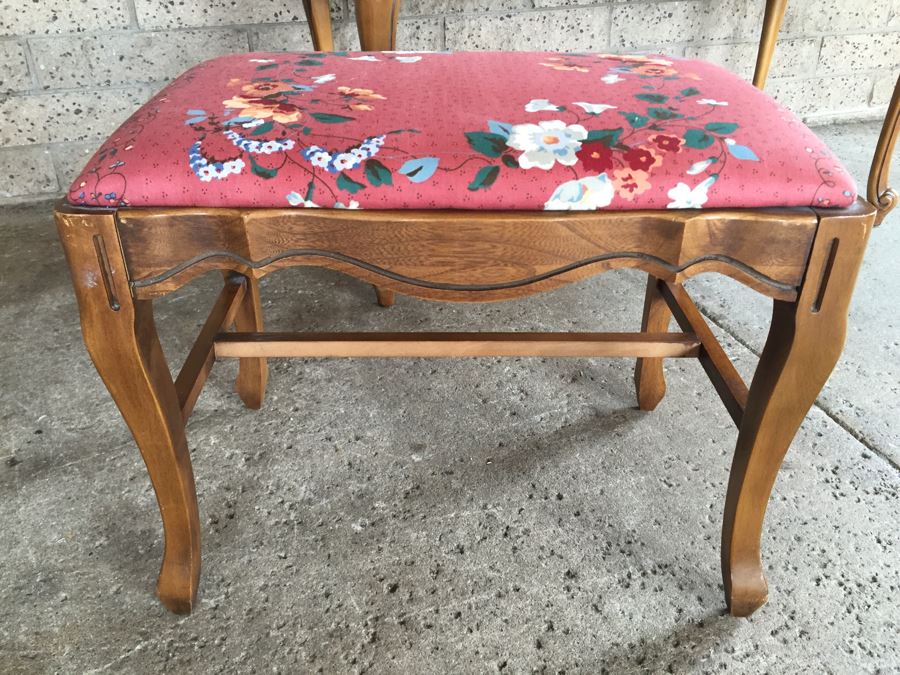 Nice Vanity Powder Table With Matching Bench With Finished Back [Photo 16]