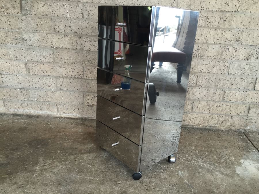 Lineabeta Mirrored Cabinet Chest Of Drawers With Casters Made In Italy Retails For $966 [Photo 12]