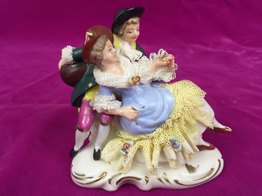 Small Dresden Germany Porcelain Figurine [Photo 1]