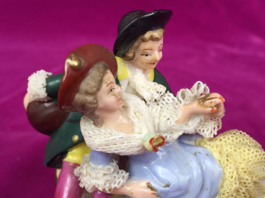 Small Dresden Germany Porcelain Figurine [Photo 5]