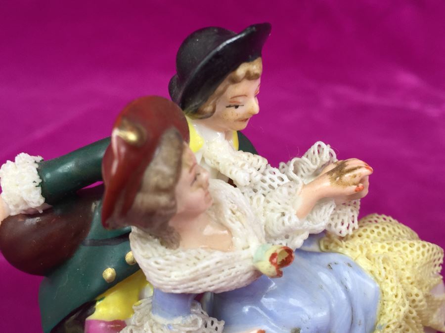 Small Dresden Germany Porcelain Figurine [Photo 9]