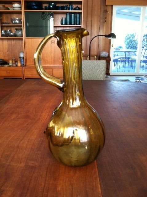 Handblown Yellow Serving Pitcher with Ice Pocket and 8 Glasses [Photo 4]