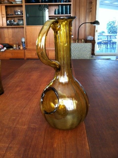 Handblown Yellow Serving Pitcher with Ice Pocket and 8 Glasses [Photo 5]