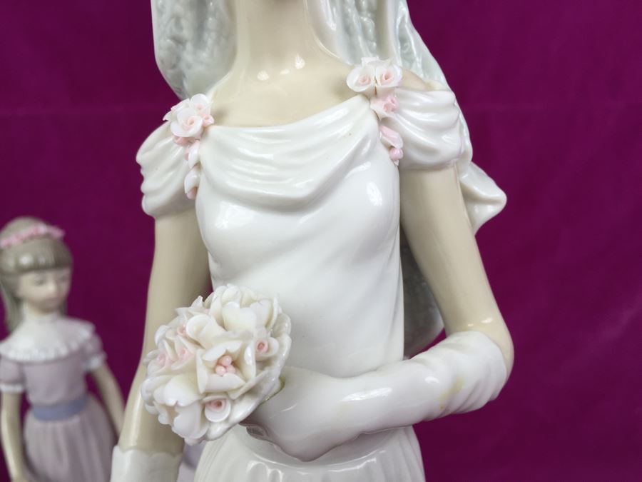 Large Lladro Here Comes The Bride Porcelain Figurine D7083 With Wooden Stand Retails Around $1,000 [Photo 6]