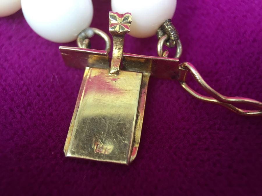 Exquisite Angel Skin Coral Bead Necklace With Intricately Carved Flower Mounted In 14k Gold With 14k Clasp Weighs 136g [Photo 18]