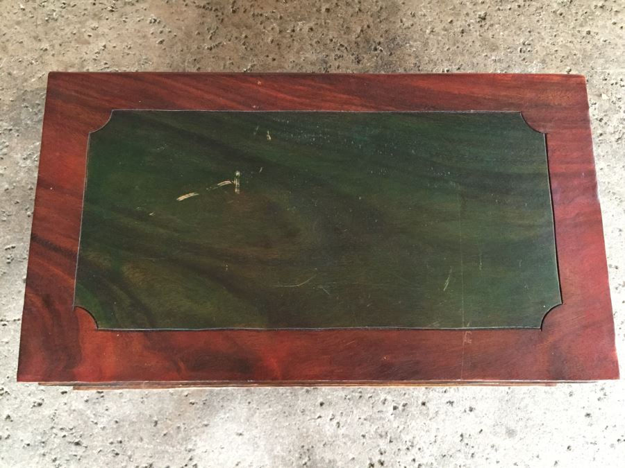 Wooden Storage Box With Book Motif [Photo 6]