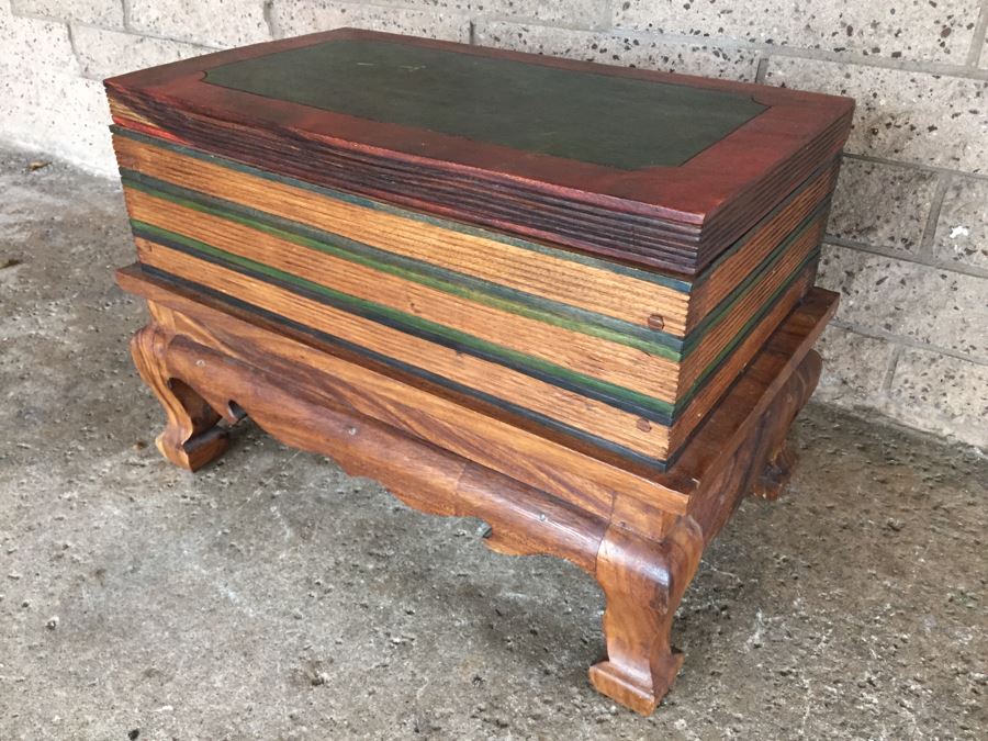 Wooden Storage Box With Book Motif [Photo 4]