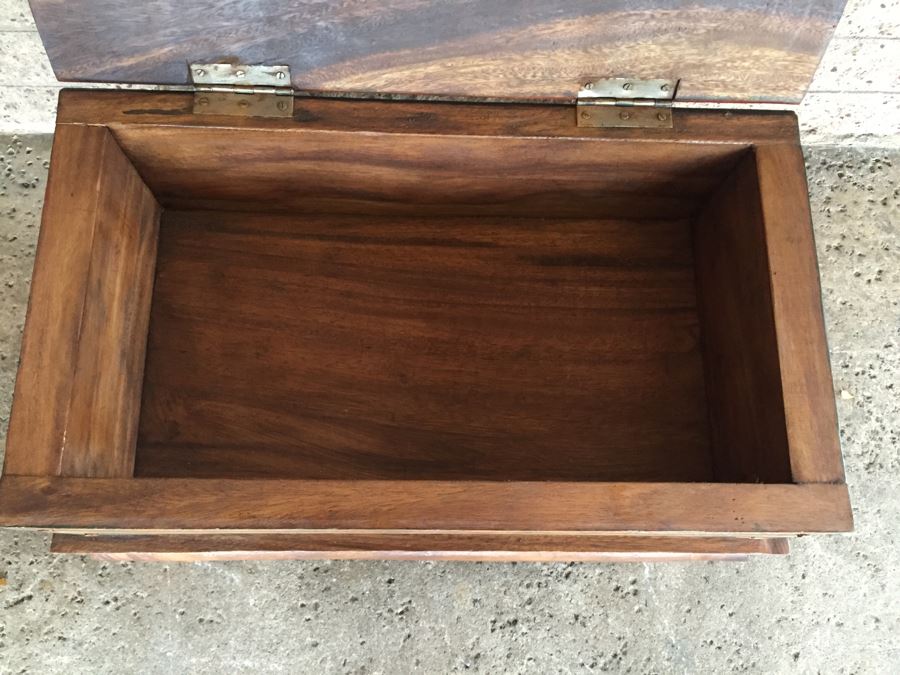 Wooden Storage Box With Book Motif [Photo 10]