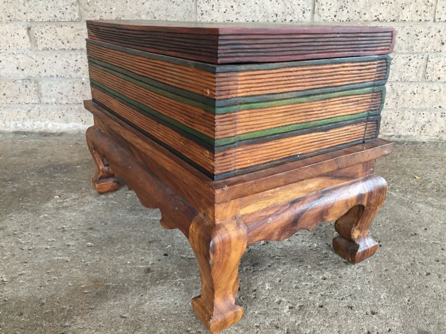 Wooden Storage Box With Book Motif [Photo 7]