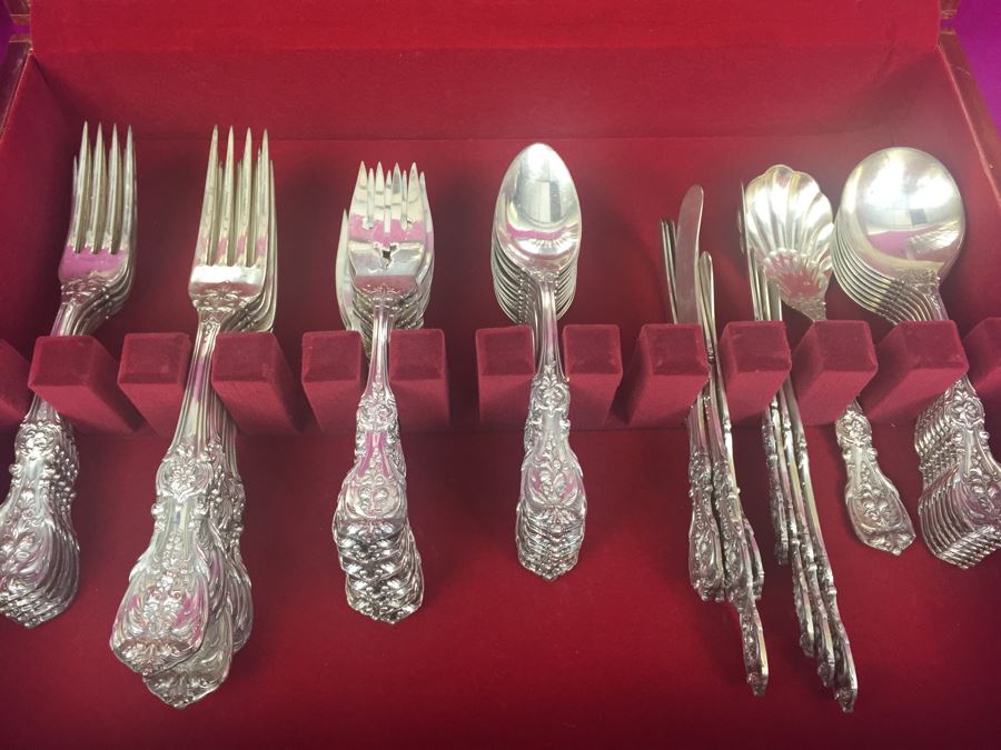 Elegant Sterling Silver Flatware Set With Silverware Box 2,377g Without Knives + 168g Knife Handles = 2,545g = $1,408 Melt Value [Photo 15]