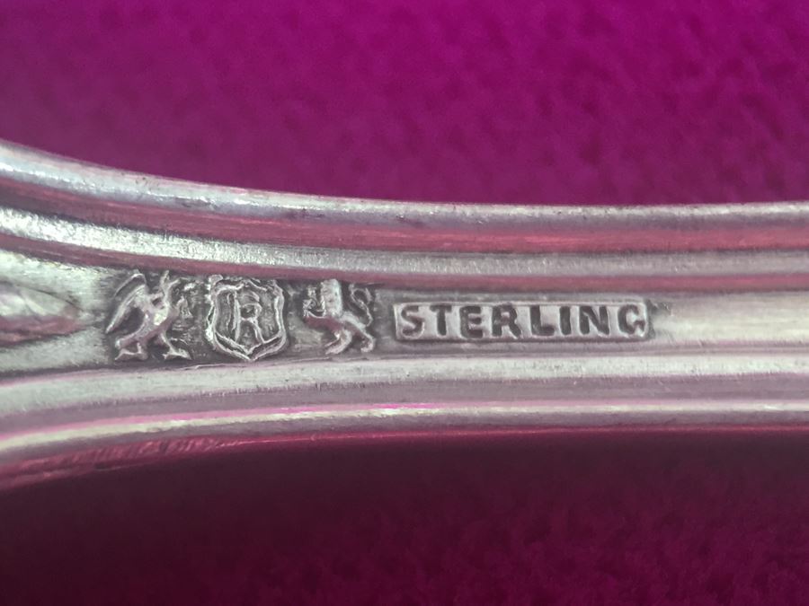 Elegant Sterling Silver Flatware Set With Silverware Box 2,377g Without Knives + 168g Knife Handles = 2,545g = $1,408 Melt Value [Photo 3]