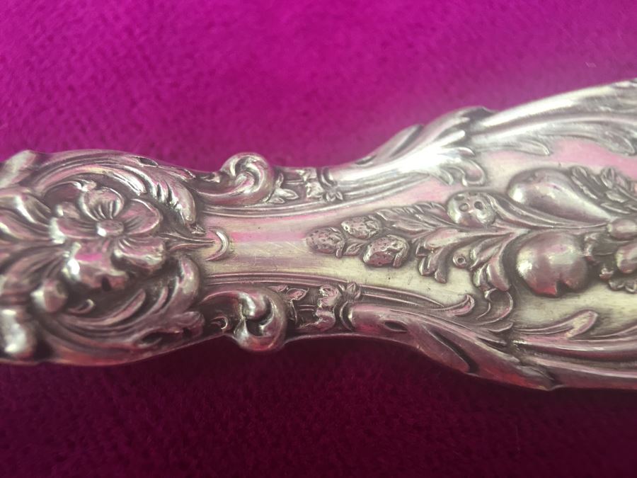 Elegant Sterling Silver Flatware Set With Silverware Box 2,377g Without Knives + 168g Knife Handles = 2,545g = $1,408 Melt Value [Photo 12]