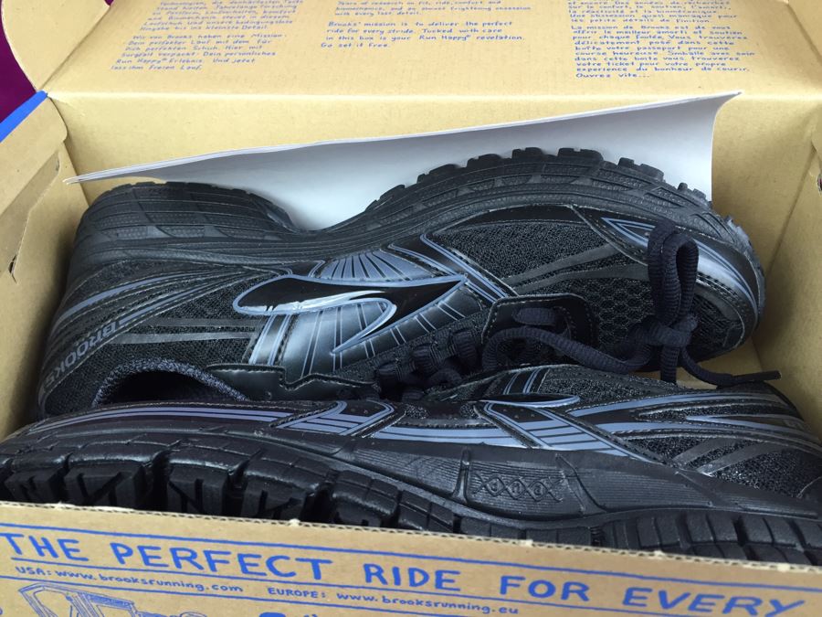 2 Pairs Of BROOKS Women's Running Shoes And 1 Pair Of New Balance Women's Running Shoes Size 10.5B All New In Box [Photo 2]