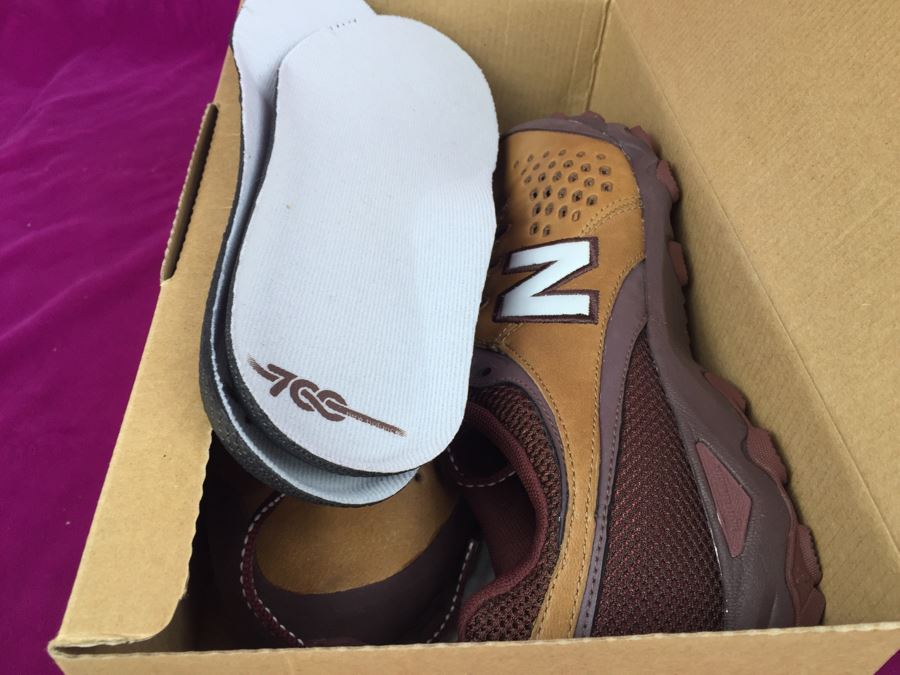 2 Pairs Of BROOKS Women's Running Shoes And 1 Pair Of New Balance Women's Running Shoes Size 10.5B All New In Box [Photo 22]