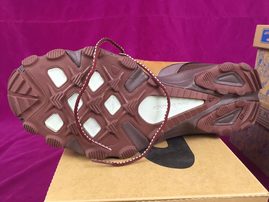 2 Pairs Of BROOKS Women's Running Shoes And 1 Pair Of New Balance Women's Running Shoes Size 10.5B All New In Box [Photo 28]