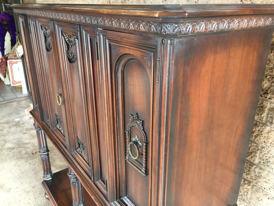 Stunning Antique Cabinet With Detailed Wood Carvings [Photo 16]
