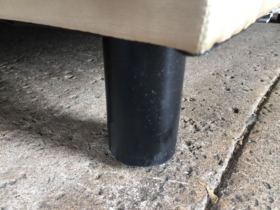 Elegant Thomasville Curved Back Silk Sofa [Photo 13]