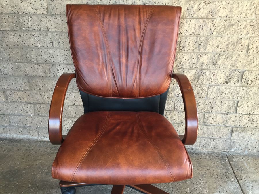 Nice Leather Office Chair With Casters [Photo 5]