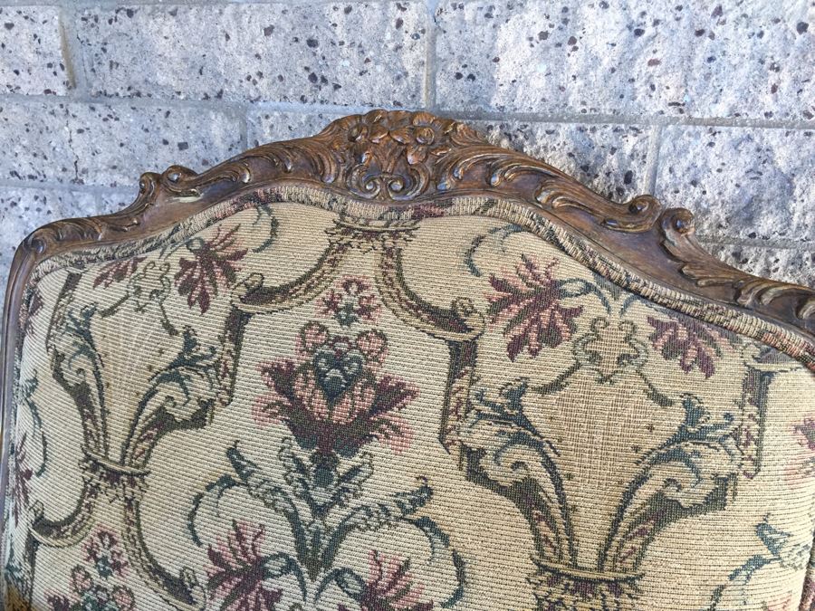 Oversized Upholstered Armchair [Photo 5]