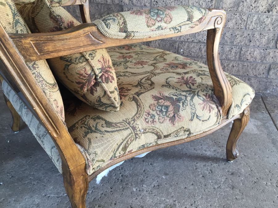 Oversized Upholstered Armchair [Photo 12]