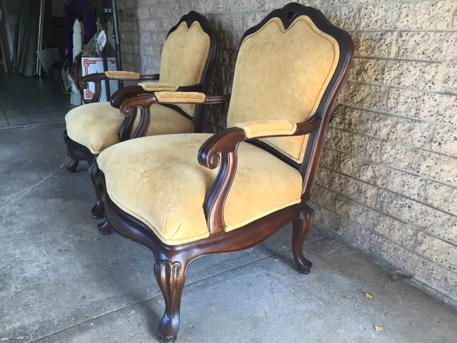 Pair Of Thomasville Oversized Upholstered Armchairs [Photo 6]