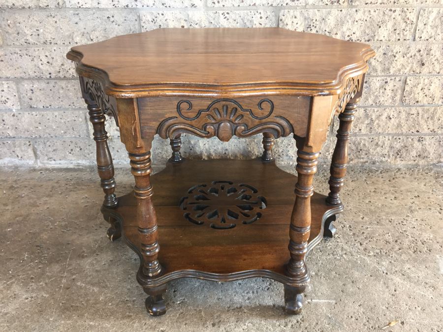 6 Sided Small Table [Photo 4]