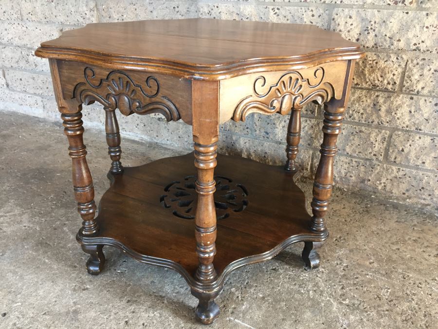 6 Sided Small Table [Photo 2]