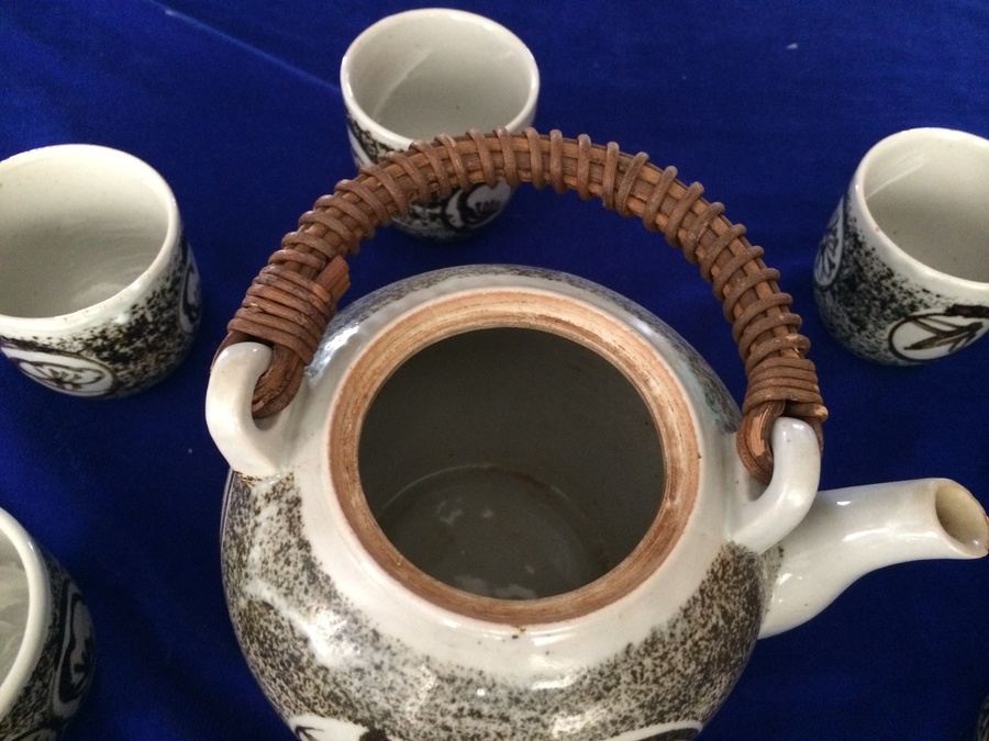 Teapot and 9 Cups [Photo 5]