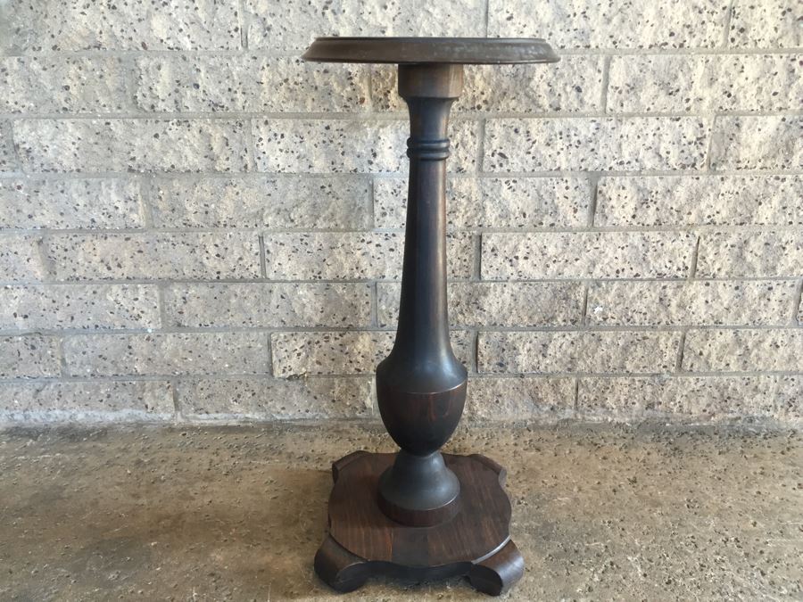 Vintage Round Pedestal Stand [Photo 1]