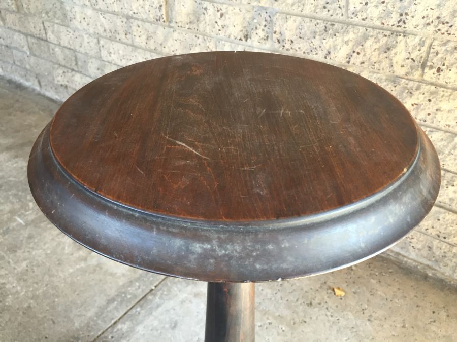 Vintage Round Pedestal Stand [Photo 6]